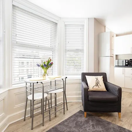 Host & Stay - Trafalgar Square Apartments Скарборо Экстерьер фото