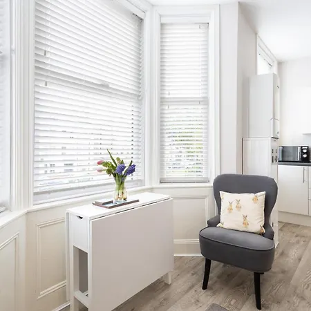 Host & Stay - Trafalgar Square Apartments Скарборо Номер фото