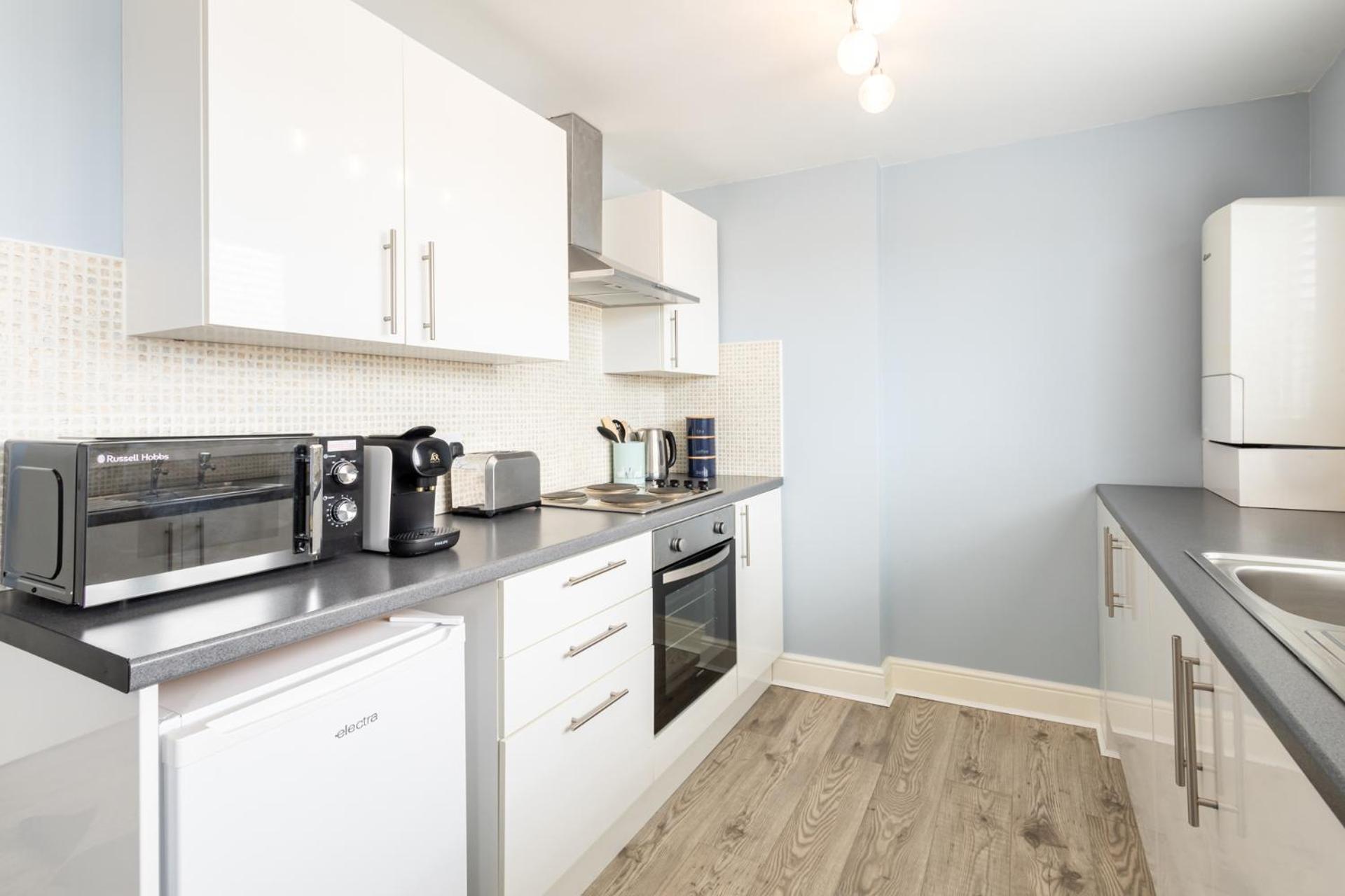 Apartment Host & - Trafalgar Square Scarborough