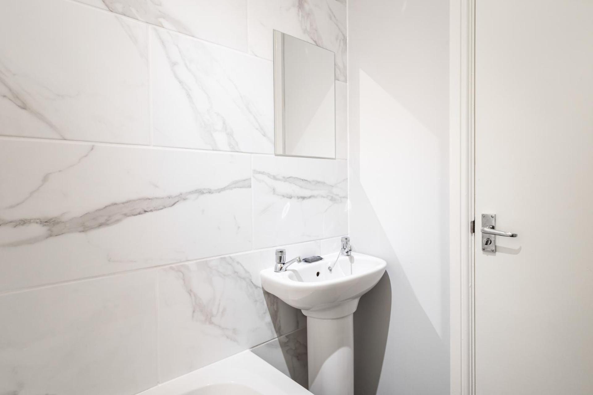 Apartment Host & - Trafalgar Square