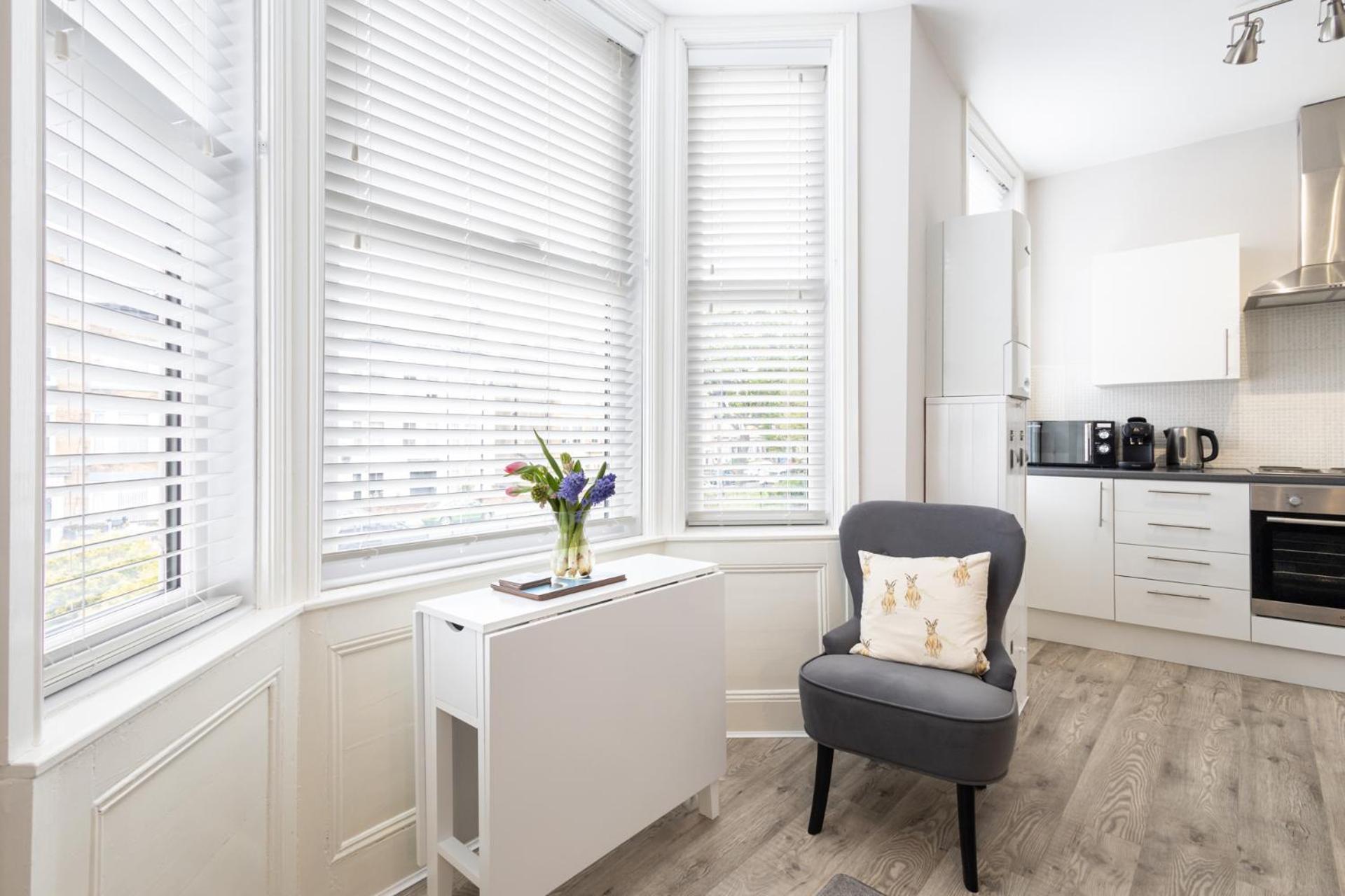Host & - Trafalgar Square Apartment