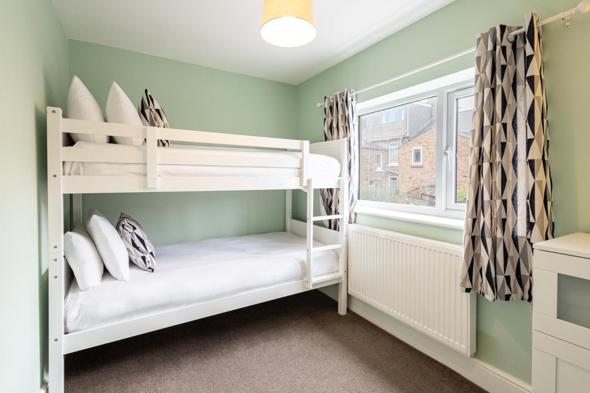 Apartment Host & - Trafalgar Square
